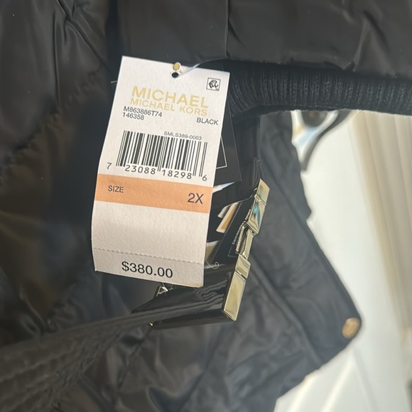 Michael Michael Kors faux fur hooded black winter jacket. - Picture 4 of 10